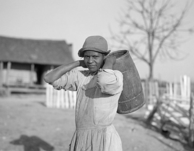 Annie Bendolph at her house Annie Bendolph in front of her house on the Pettway plantation land.