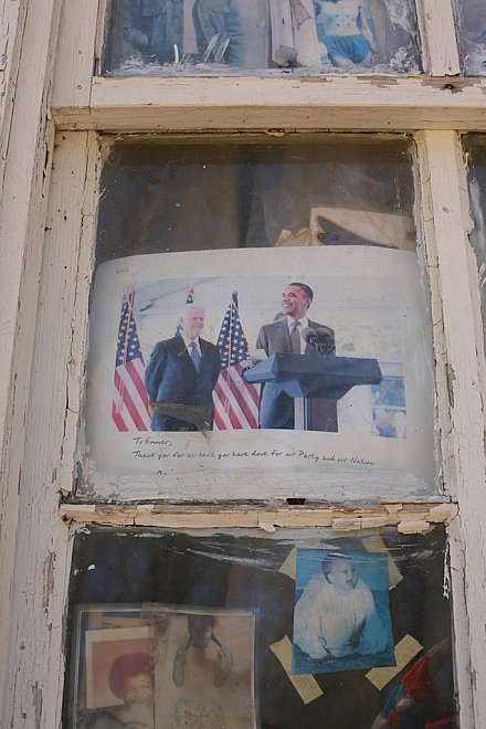 ES - House window detail 1